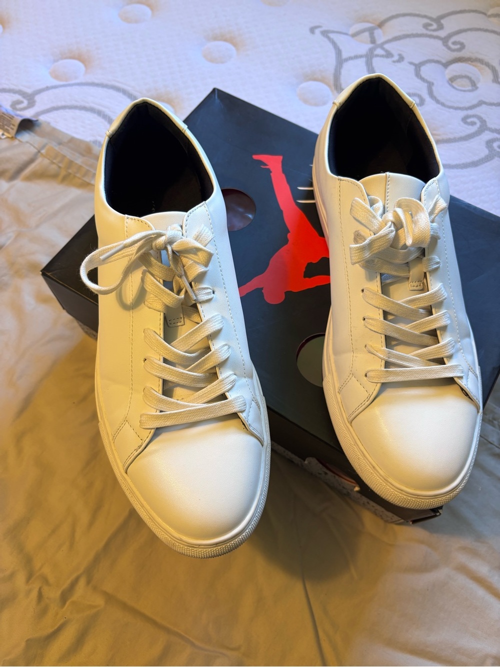 Men's White Leather Casual Sneakers - Brand Unspecified
